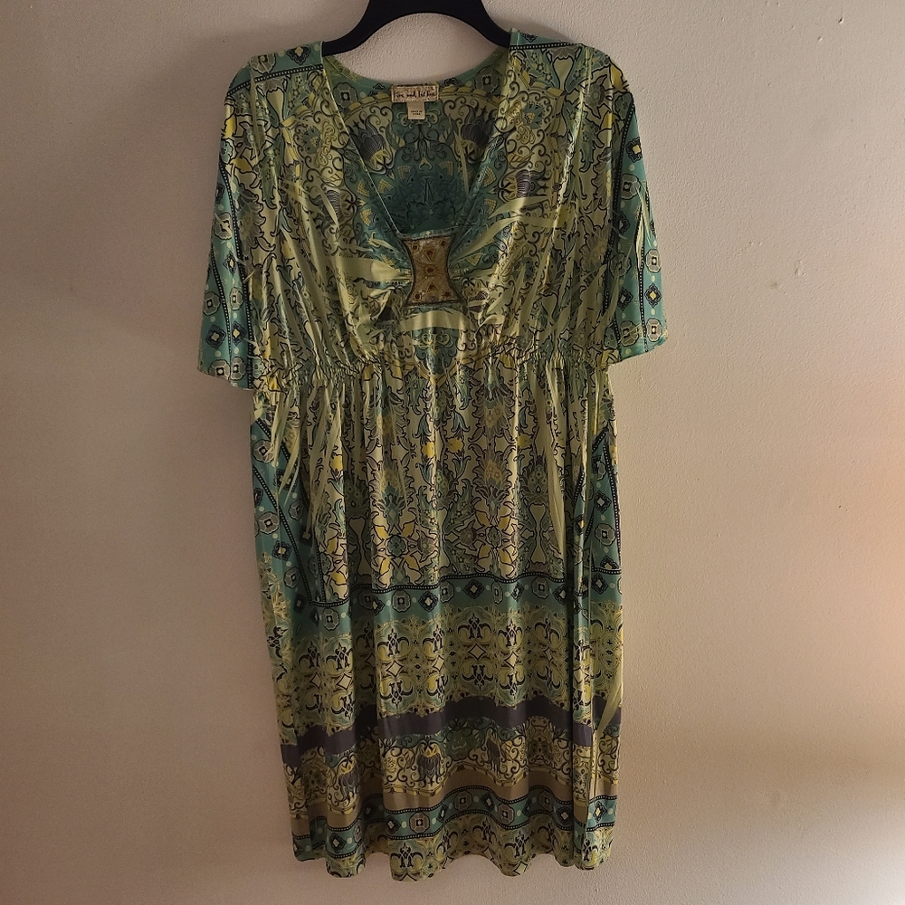 Live and Let Live size large short sleeve dress